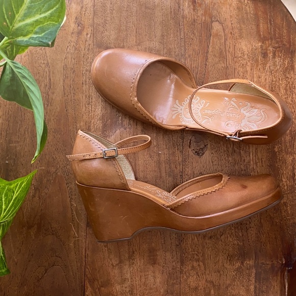 Hush Puppies Tan Mary Jane Wedges - Vintage - Picture 3 of 12